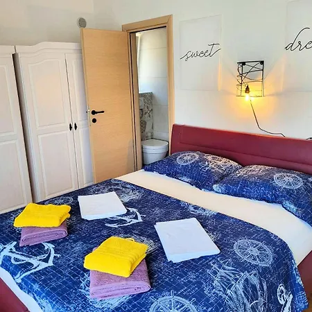 Anja * ツリクヴェニツァ